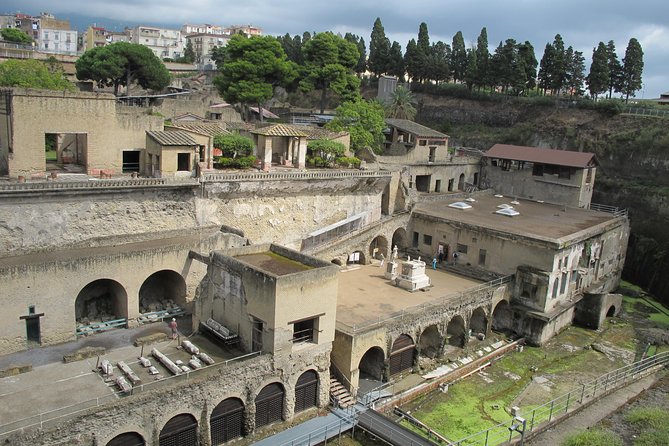 Guided Day Tour of Pompeii and Herculaneum with Light Lunch - Herculaneum stop: 2 hours in the preserved city