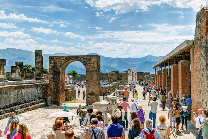 Guided Tour of Pompeii and Herculaneum with Lunch and Ticket - One Long Day From Sorrento: how the 9-hour rhythm works
