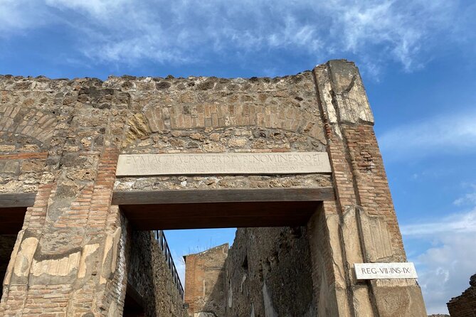 Guided tour of Pompeii with a writer - What you will actually see inside the Pompeii Archaeological Park