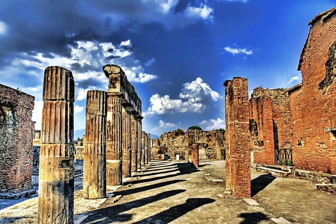 Half-Day Group Tour in Pompeii with Pick Up - The guided 2-hour walk: main monuments, Forum, and key houses