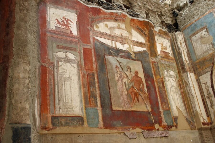 Herculaneum: 2-Hour Skip-the-Line Tour from Sorrento - Getting to the train: Circumvesuviana meeting point and express rhythm