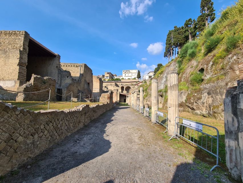 Herculaneum Archaeological Park smart Audio Tour - How geo localization works at the ruins (and the taps that matter)