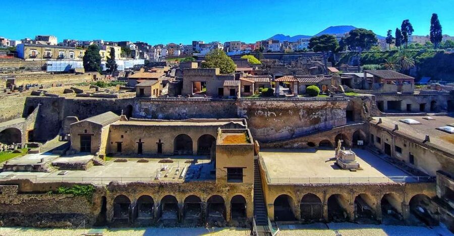 Herculaneum with an Archaelogical Guide & Ticket - Why Herculaneum feels different than a typical ruins stop