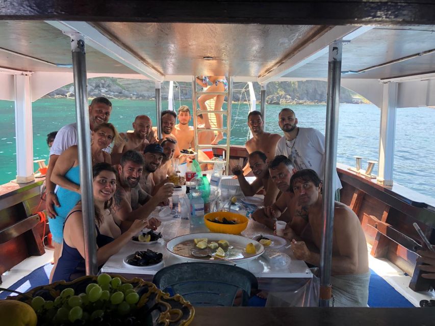 Ischia: Island Boat Tour with Neapolitan Lunch & Snorkeling - Key things I’d circle before you book