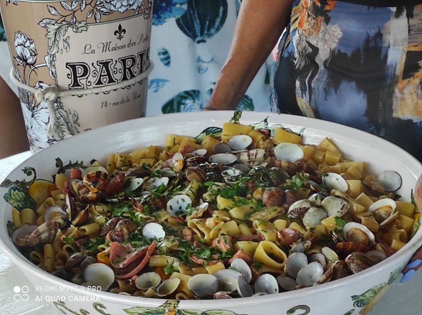 Ischia: Island Boat Tour with Neapolitan Lunch & Snorkeling - Food and drinks: what’s included, and what it’s like onboard