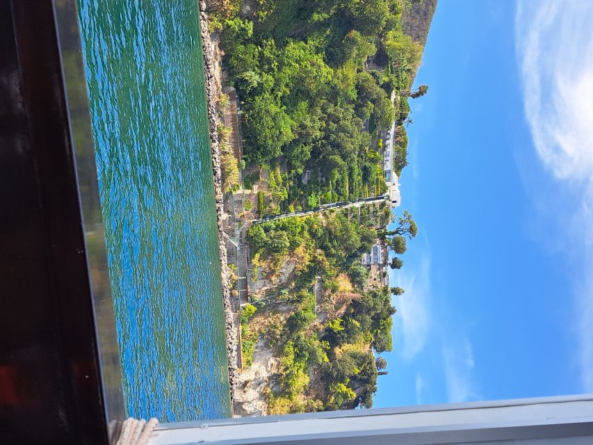 Ischia: Island Boat Tour with Neapolitan Lunch & Snorkeling - The landmark pass-bys you’ll remember later