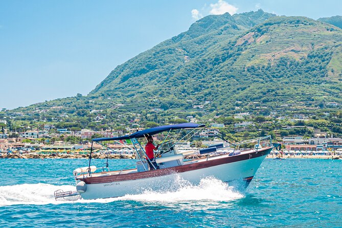 Ischia island private excursion on Gozzo Aprea Milano 8,3m - Starting in Forio: the pickup rhythm that sets the tone