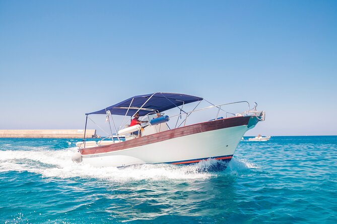 Ischia island private excursion on Gozzo Aprea Milano 8,3m - Baia di San Montano: another 30 minutes, another feel