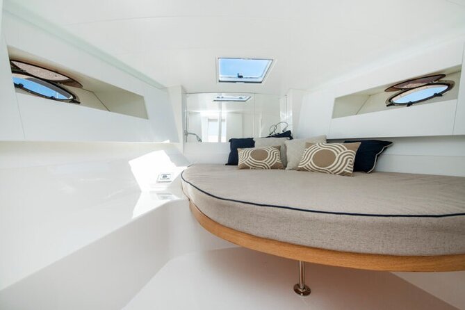 Luxury Capri Dining Experience & Aperitif with Yacht Transfer - The cruise back to Sorrento, under moonlight and stars