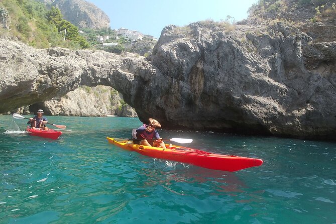 Maiori: Kayaking & Snorkeling tour along the Amalfi Coast - Your 3.5-hour rhythm: from safety briefing to cave stops