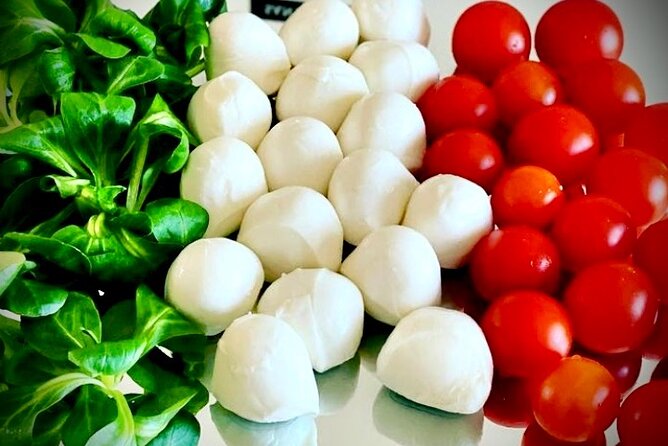 Mozzarella class & more in Sorrento - Group size, pace, and what to expect in 1 hour 30 minutes