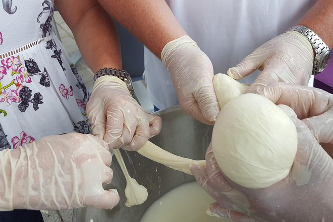 Mozzarella Class or Pizza Class - How this Amalfi Coast Mozzarella and Pizza Day Really Feels