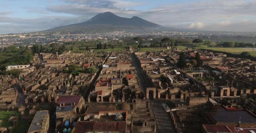 Naples: Pompeii and Herculaneum Tour with Tickets and Lunch - Key points before you go