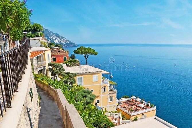 Naples to Sorrento with Pompeii guided tour or Vice Versa - Pompeii with a licensed guide: what you’re really paying for