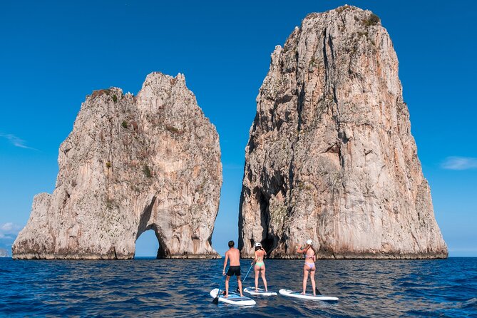 Paddleboard in Capri between caves and beaches. Photos included! - SUP basics in 90 minutes: fun, but not weightless