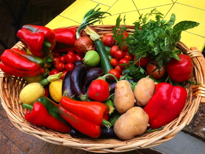 Piano di Sorrento: Cooking Class with Food Tasting and Wine - A Piano di Sorrento cooking class built around the farm