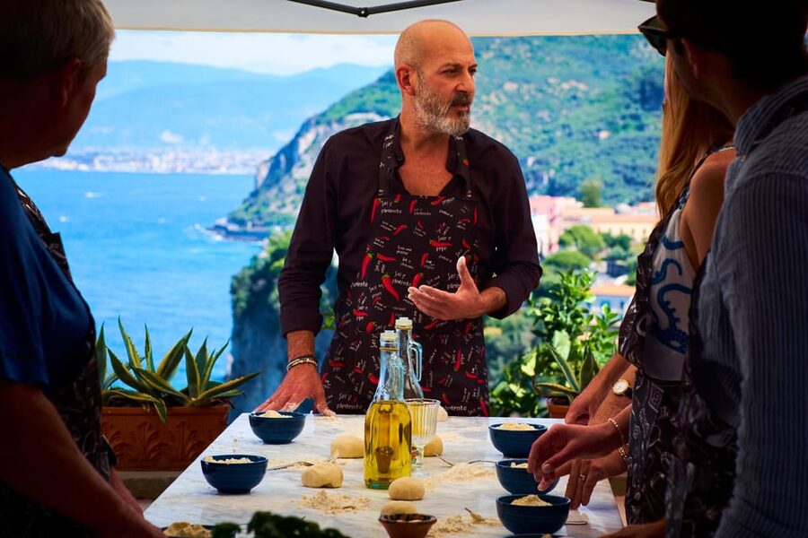 Pizza pasta e sorrento traditional cuisine 100% hands on - A 3-hour hands-on cooking lesson with a Gulf-of-Sorrento view