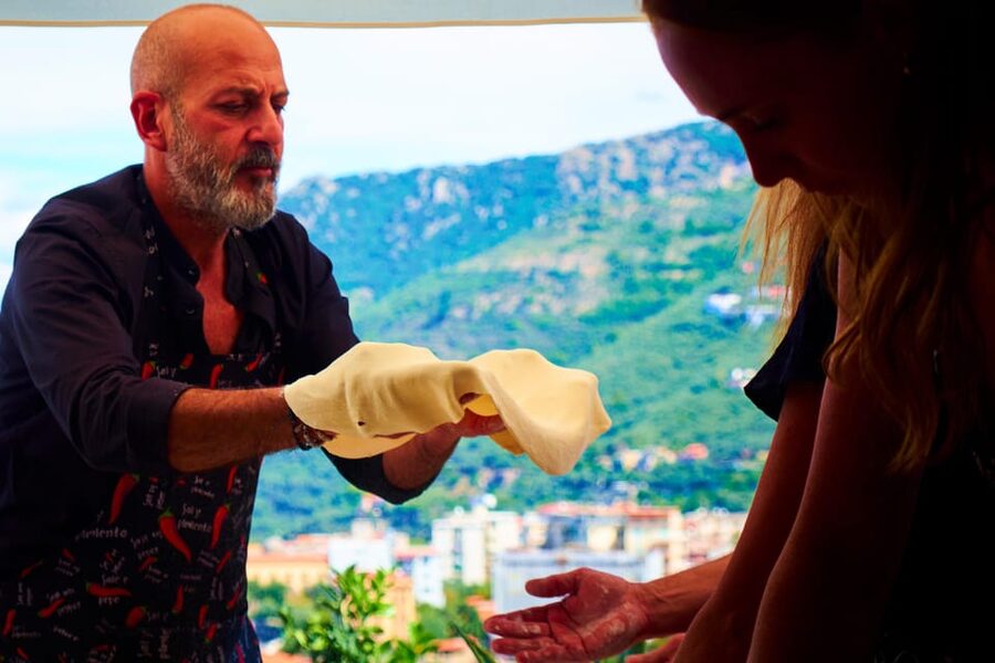 Pizza pasta e sorrento traditional cuisine 100% hands on - Entering the historic residence and making the terrace your classroom