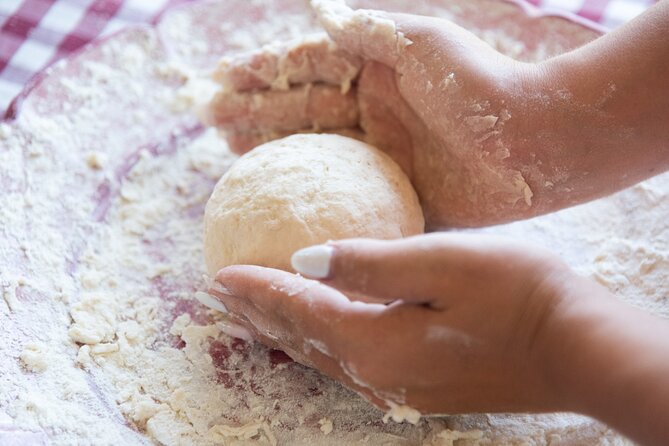 Pizza School with Wine and Limoncello Tasting in a Local Farm - Who should book this pizza school, and who might want to skip it