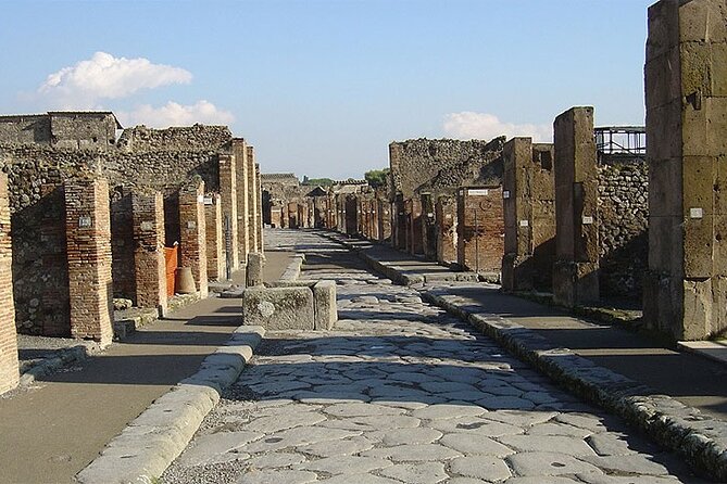 Pompei Archaeological Park Skip The Line ticket With audio Guide - Arriving in Pompeii, and Finding the Right Via Roma