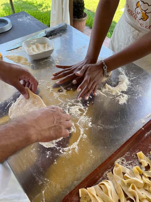 Pompei: Cooking class fresh pasta - Hands-on fresh pasta: rolling dough the Campania way
