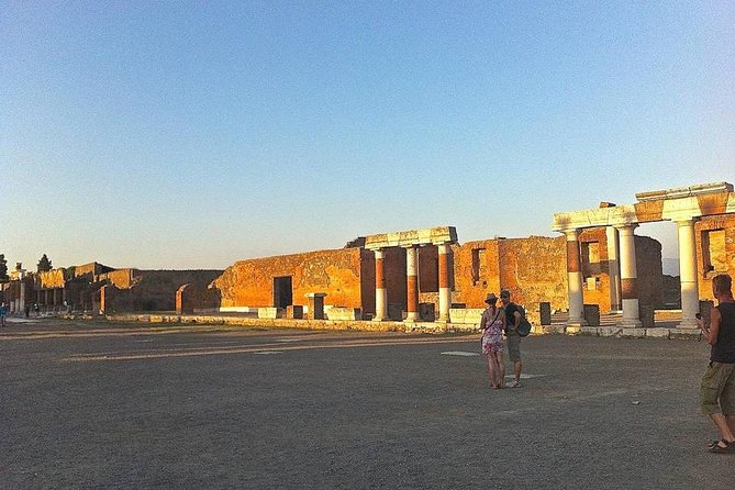 Pompei Guided Tour at Sunset - Why the 5:00 pm sunset timing matters in Pompeii