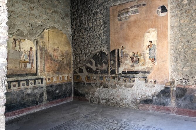 Pompei three hours with an expert guide - Classic Pompeii plus recently discovered areas, a bonus for repeat-avoiders