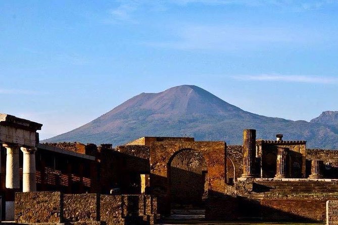 Pompeii: 2 Hour Private Tour with an Archeologist Guide - Pompeii in 2 hours, with a guide who thinks like an archaeologist