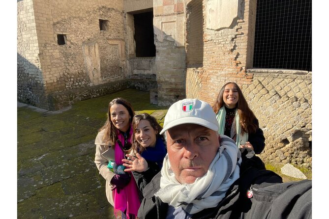 Pompeii 2 hours Private guided tour, A JOURNEY THROUGH THE TIME - Shops, Baths, and Ancient Temples: Daily Life in Public