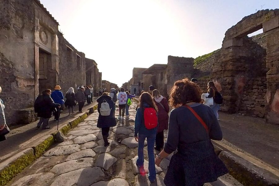 Pompeii: 2 Hours Skip the Line Visit with a Licensed Guide - Roman Forum, Stabian baths, and why this route explains daily power