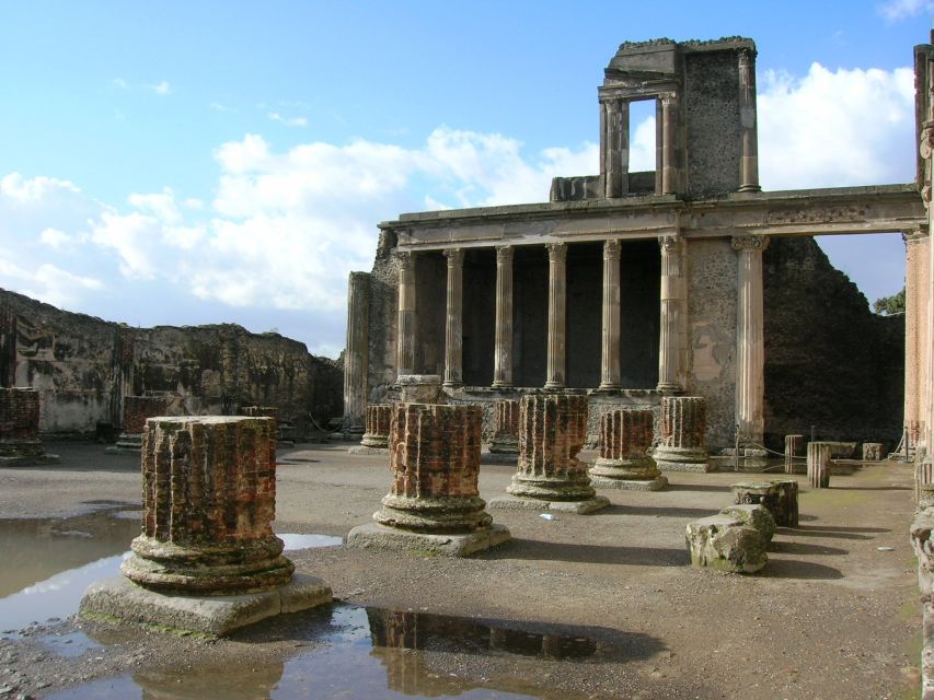 Pompeii 3-Hour Walking Tour - Thermal Baths and the Lupanare brothel stop
