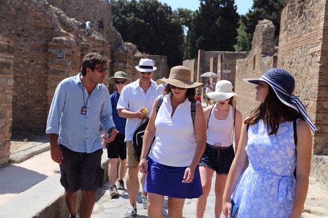 Pompeii 3 Hours Walking Tour Led by an Archaeologist - The early stops: Basilica and the Forum, where Roman life made noise