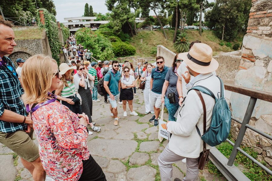Pompeii and Herculaneum small group excursion from Sorrento - Your Pompeii Break: How to Use the 30 Minutes Wisely