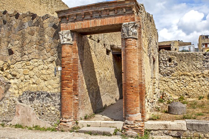 Pompeii and Herculaneum Small Group Tour with an Archaeologist - Herculaneum in two hours: a smaller site that hits differently
