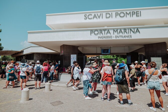 Pompeii and Herculaneum Small Group Tour with an Archaeologist - Lunch, crowds, and the headset reality check