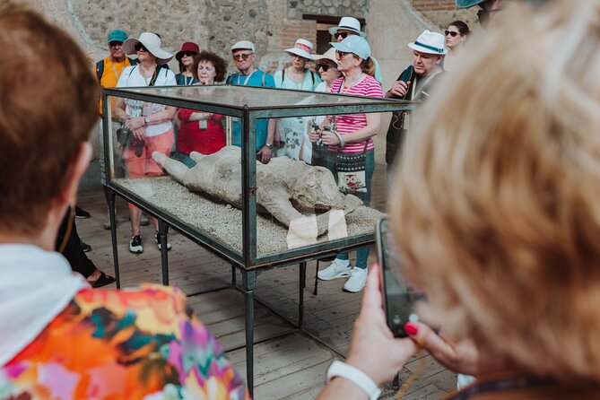 Pompeii Archaeological Small-Group tour for 15 people - Key highlights in 5 minutes