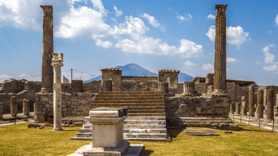 Pompeii Audioguide - TravelMate app for your smartphone - Why a smartphone audioguide works in Pompeii