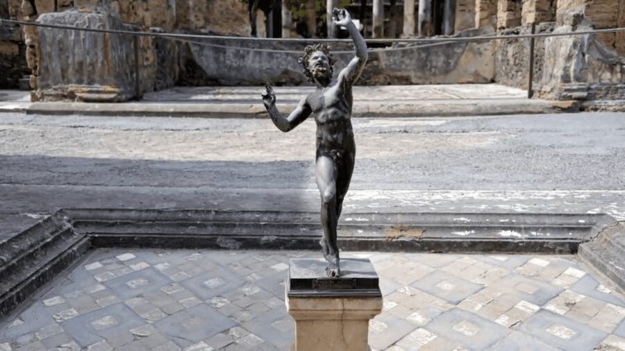 Pompeii Audioguide - TravelMate app for your smartphone - Your 48-minute route in Pompeii, track by track