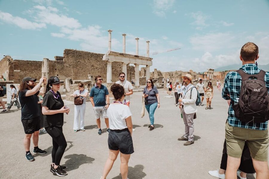Pompeii: Entry Ticket and Guided Tour with an Archaeologist - Skip the line and start making sense of Pompeii