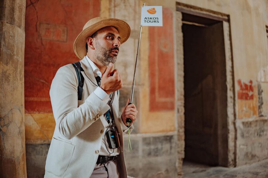 Pompeii: Entry Ticket and Guided Tour with an Archaeologist - The Lupanar and the plaster casts, not for the faint-hearted