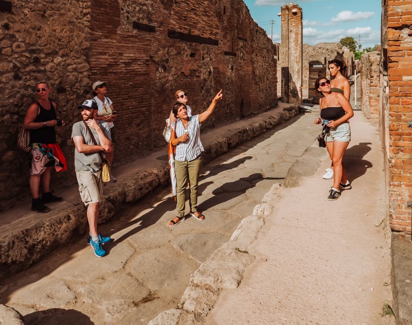 Pompeii: Entry Ticket and Guided Tour with an Archaeologist - Practical tips so your 2 hours stay enjoyable