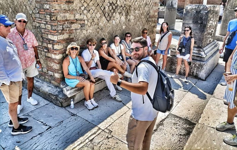Pompeii: Exclusive Tour with Archaeologist and Entry Tickets - Why this archaeologist-led Pompeii route feels different
