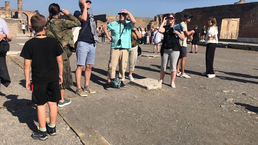 Pompeii: Family-Friendly Augmented Reality Tour with Ticket - Pre-79 A.D. vs today: how to look like a pro