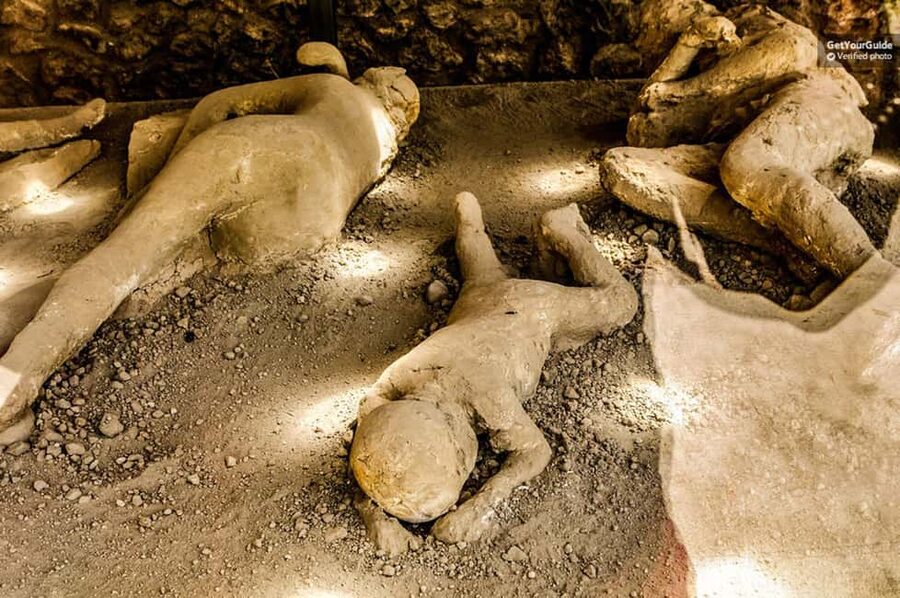 Pompeii: Group Tour with an Archeologist Guide - What the archaeologist guide actually adds (and why it matters)