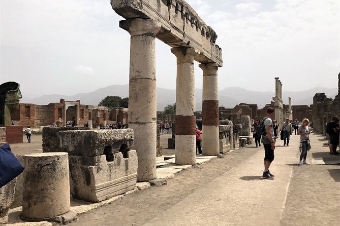 Pompeii: Guided Small Group Tour Max 6 People with Private Option - Temple of Isis and the religious side of Pompeii
