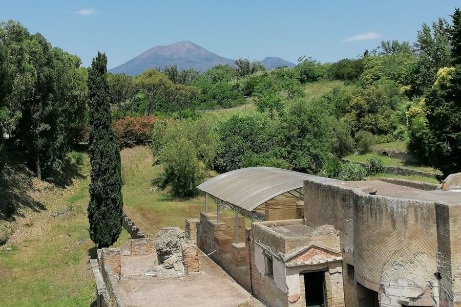 Pompeii: Guided Tour with Archaeologist with max. 12 People - Practical tips for your day: shoes, heat, and what to bring