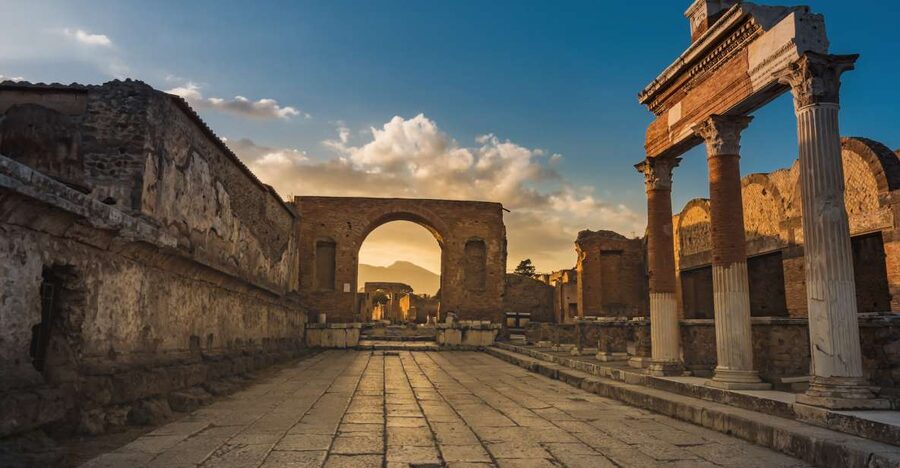Pompeii Guided Tour with Archaeologist - Two hours inside Pompeii: what the guide packs in
