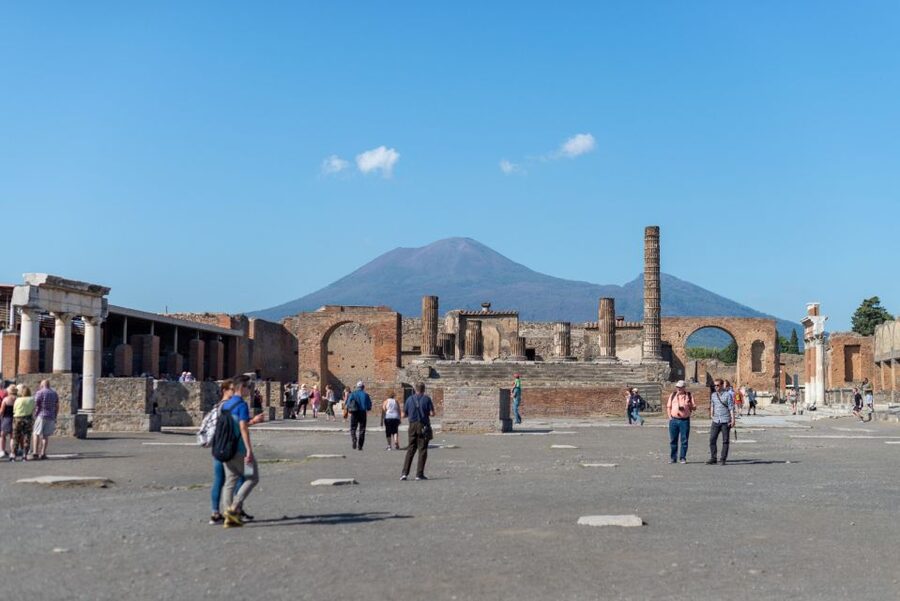 Pompeii Guided Tour with Archeologist - Vesuvius views that land the eruption story
