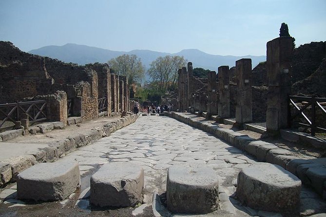 Pompeii Guided Tour with Ticket & Lunch from Sorrento - Teatro Grande: why the theatre matters in the eruption story
