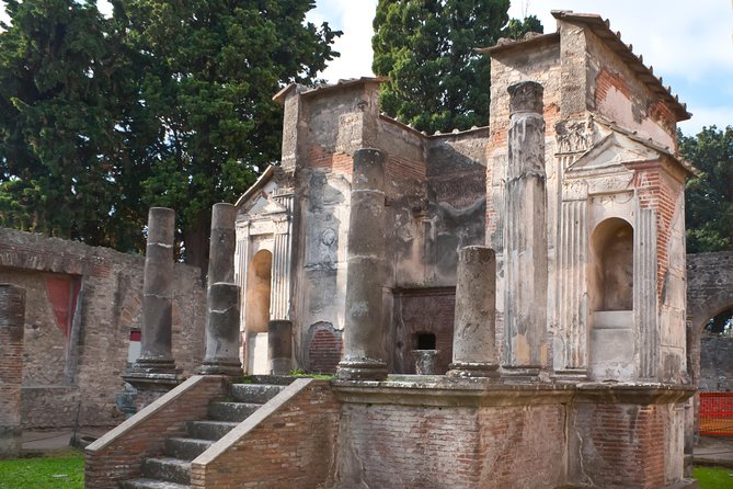 Pompeii Guided Walking Tour with Ticket - Why a Pompeii walking tour beats a self-guided day